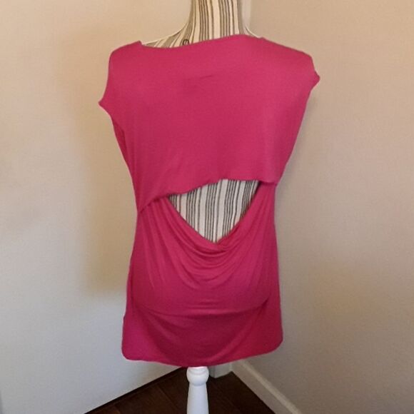 W118 by Walter Baker Top Barbie Core Pink Feminine Resort Tropical Modern Casual - Picture 3 of 6